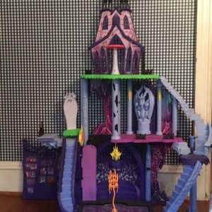 monster high doll house